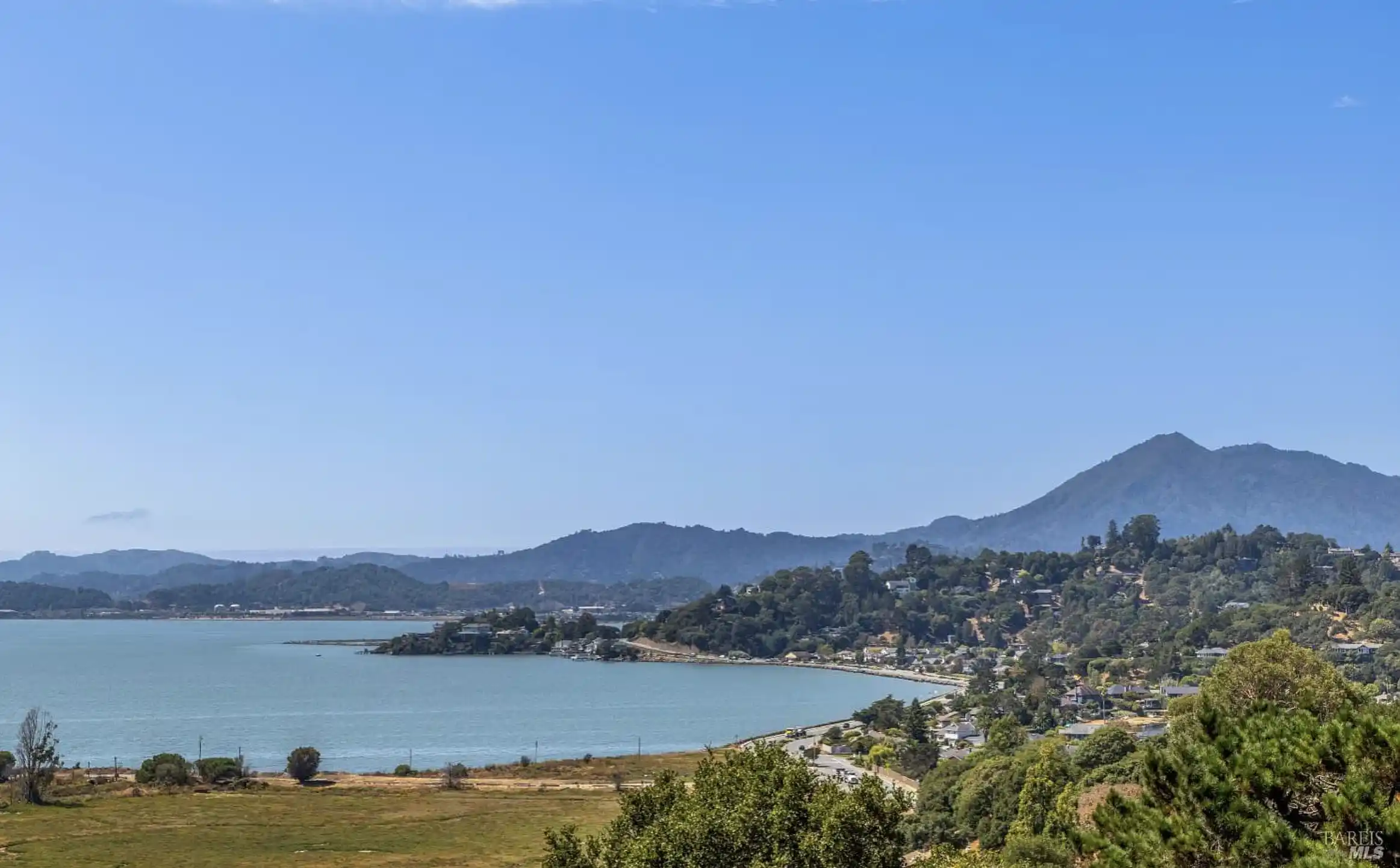 Home in San Rafael's Coveted Peacock Gap Neighborhood – image 2